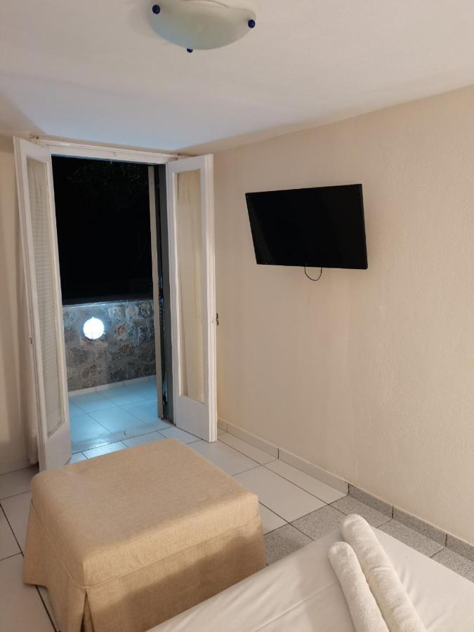 Sea Waves Apartments Nea Epidavros Exterior photo