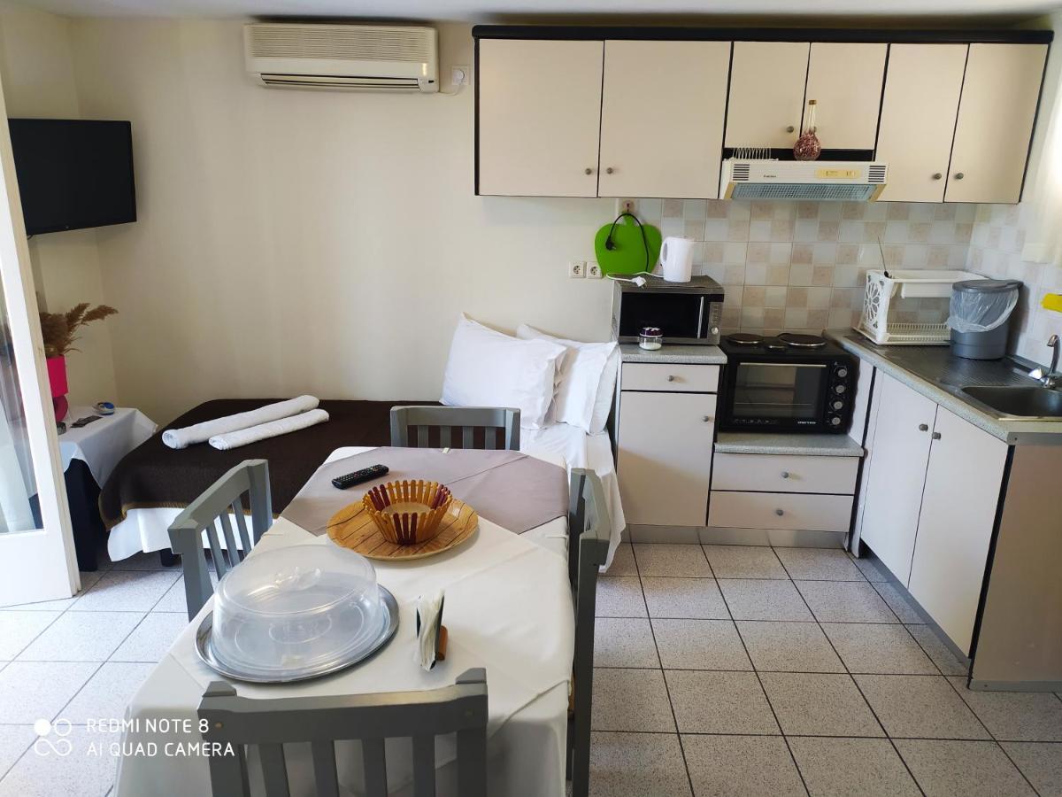 Sea Waves Apartments Nea Epidavros Exterior photo