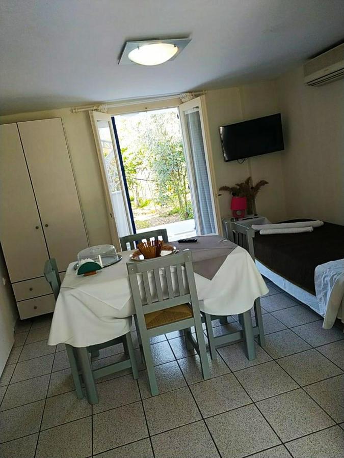 Sea Waves Apartments Nea Epidavros Exterior photo