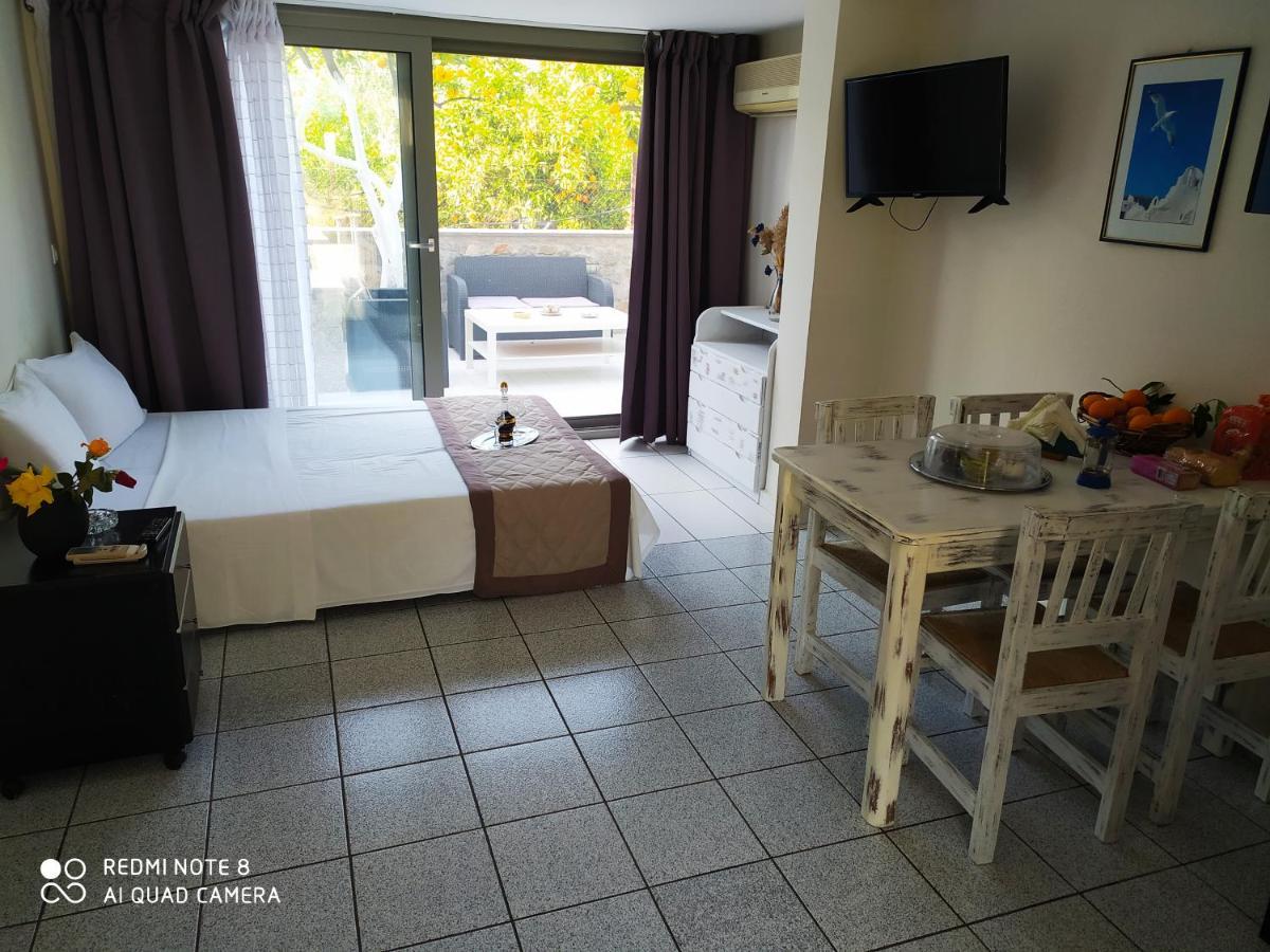 Sea Waves Apartments Nea Epidavros Exterior photo