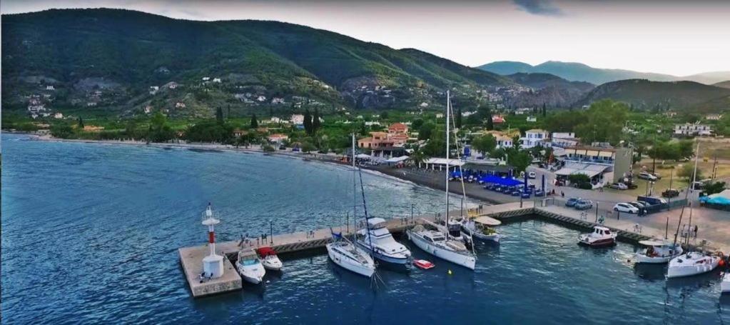 Sea Waves Apartments Nea Epidavros Exterior photo
